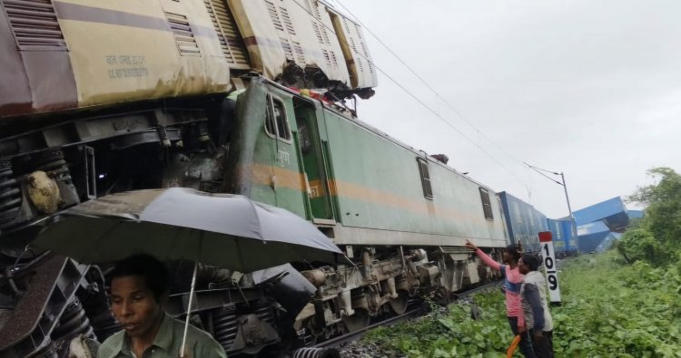 West Bengal Train Accident:कंचनजंगा ट्रेन हादसे में 10 लोगों की मौत, घायलों से मिले रेल मिनिस्टर