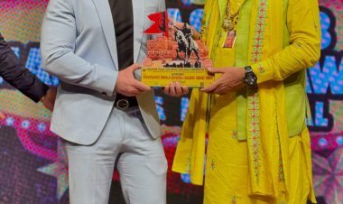 जावेद पठान को आइकॉन एक्टर ऑफ द ईयर का पुरस्कार