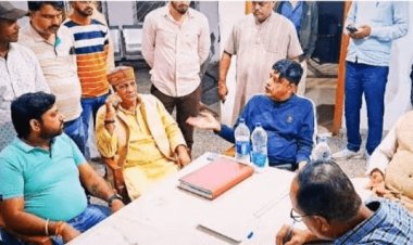 Dhanbad:धनबाद जिला कांग्रेस अध्यक्ष संतोष सिंह की दबंगई ! , बैभव सिन्हा व समर्थकों को मारपीट कर किया घायल