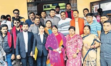 Dhanbad: डिगवाडीह कार्मल स्कूल में छात्राओं से शर्ट उतरवाने के मामले का पटाक्षेप, समझौता, प्रिंसिपल ने मांगी माफी