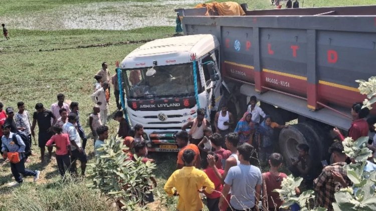 Bihar : सीतामढ़ी में दर्दनाक हादसा, हाईवा ने ई-रिक्शा को मारी टक्कर, मां-बेटा समेत तीन की मौत