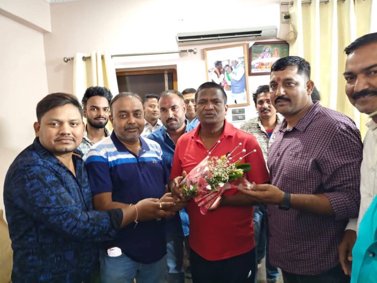 Dhanbad : एमपी ढुलू महतो के जन्मदिन पर बधाईयों का तांता, अमित शाह व भूपेंद्र यादव ने भी दी शुभकामनाएं