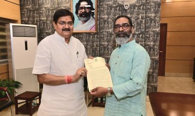 Dhanbad : MLA राज सिन्हा CM हेमंत सोरेन से मिले, जिले के महत्त्वपूर्ण सड़कों के निर्माण की मांग