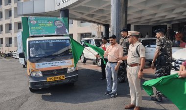 Dhanbad: डीसी व एसएसपी ने किया नशा मुक्ति जागरूकता वाहन को हरी झंडी दिखाकर रवाना