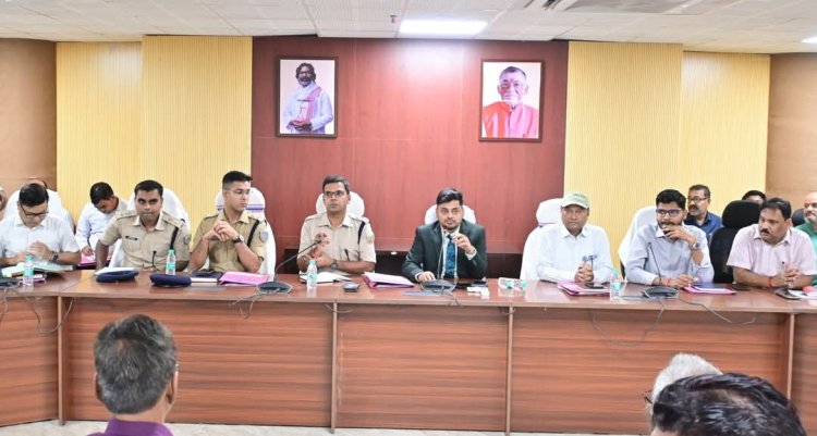 Dhanbad: धनबाद में बकरीद को लेकर प्रशासन अलर्ट, अफवाह फैलाने वालों पर कार्रवाई की चेतावनी