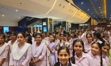 Dhanbad : सरस्वती शिशु मंदिर, श्यामडीह की छात्राएं पहुंची पीवीआर आइनॉक्स , फिल्म सितारे जमीन पर का लुत्फ उठाया