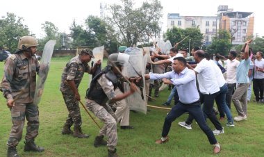 Dhanbad : मुहर्रम के मद्देनज़र धनबाद पुलिस ने किया दंगा-रोधी मॉक ड्रिल, जुलूसों पर ड्रोन से होगी निगरानी