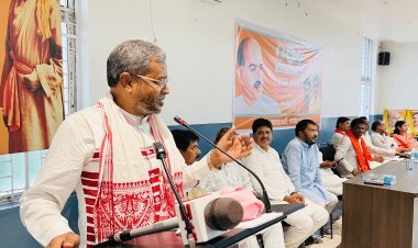 Dhanbad : राष्ट्र की एकता वअखंडता के लिए श्यामा प्रसाद मुखर्जी ने जान की बाजी लगा दी : बाबूलाल मरांडी