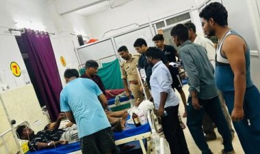 Uttar Pradesh:  बाराबंकी के औसानेश्वर मंदिर में भगदड़, दो की मौत, 29 श्रद्धालु घायल