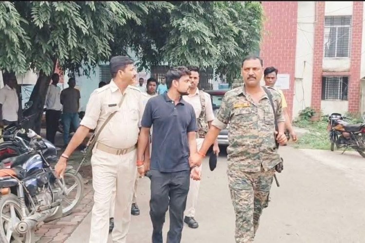 एसीबी ने राजस्व कर्मचारी को 10 हजार घुस लेते पकड़ा