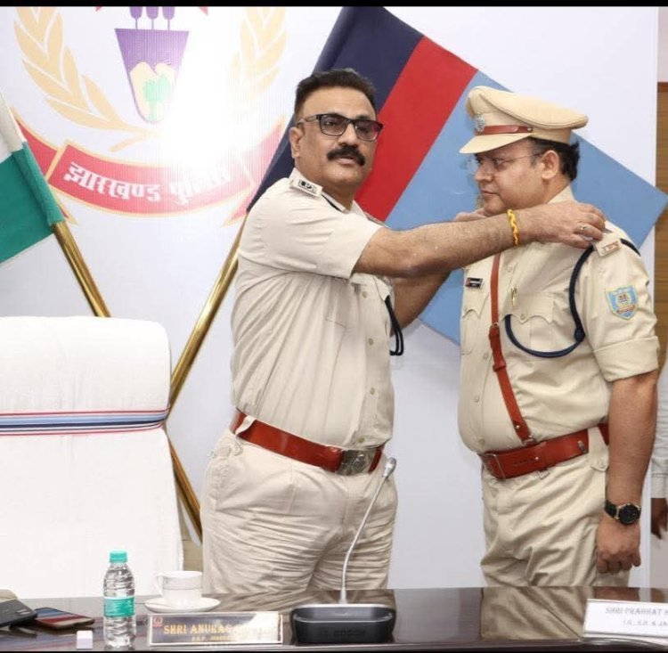 Jharkhand: 64 पुलिस इंस्पेक्टर बने डीएसपी, डीजीपी ने बैज लगाकर किया सम्मानित