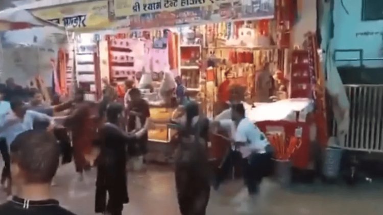 Khatu Shyam Mandir :  खाटू श्याम मंदिर में जमकर चली लाठियां, दुकानदारों ने श्रद्धालुओं पर बरसाये डंडे