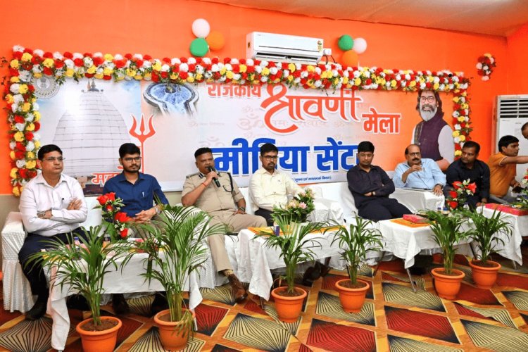 Deoghar Shravani Mela 2025 : एक सप्ताह में 870053 श्रद्धालुओं ने बाबा बैद्यनाथ पर किया जलार्पण , 50 54784 रूपये हुई आय