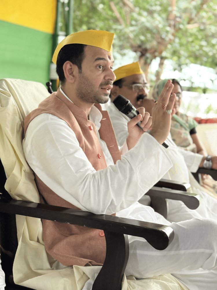 Bihar: तेज प्रताप यादव महुआ सीट से निर्दलीय लड़ेंगे विधानसभा चुनाव, टोपी का कलर बदला