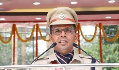 79th Independence Day 2025: हर मोर्चे पर बेहतर काम कर रही है धनबाद पुलिस: एसएसपी