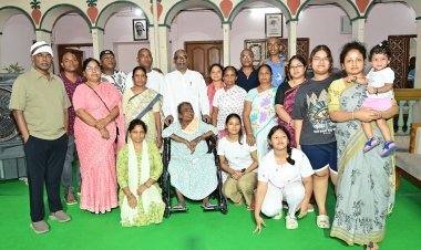 Jharkhand: शिबू सोरेन की अस्थि विसर्जन के बाद रांची लौटे सीएम हेमंत सोरेन, 14 दिन बाद दिखी मुस्कान