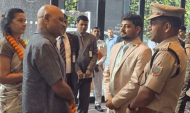 धनबाद पहुंचे सीबीआई डायरेक्टर प्रवीण सूद, कहा- “लोकल समस्याओं को समझना उद्देश्य”, अफसरों के साथ की समीक्षा बैठक