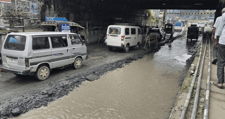 Dhanbad: गया पुल अंडरपास ,एक साइड की रोड का समतलीकरण पूरा