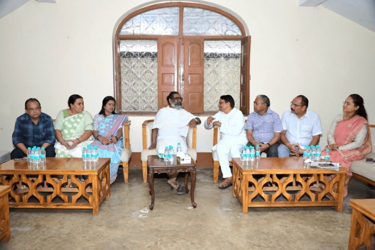 Jharkhand : दिशोम गुरु शिबू सोरेन को नेमरा में दी जा रही है भावपूर्ण श्रद्धांजलि