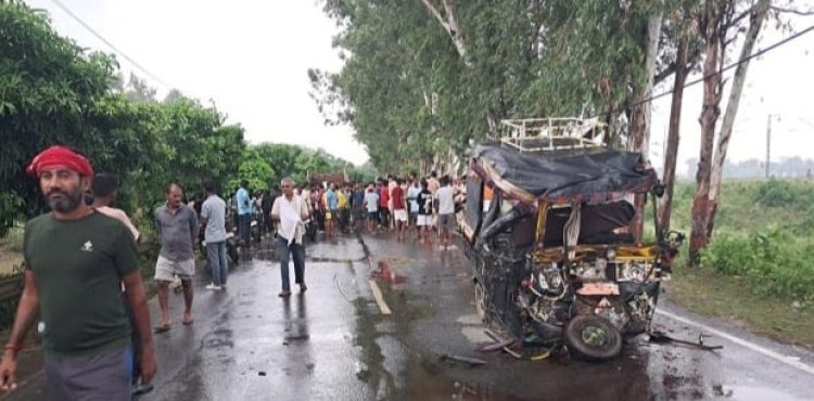 Bihar: गंगा नहाने निकले थे, सड़क पर मौत से हो गयी मुलाकात ! पटना के दनियावां में ट्रक-ऑटो भिड़ंत, आठ की मौत