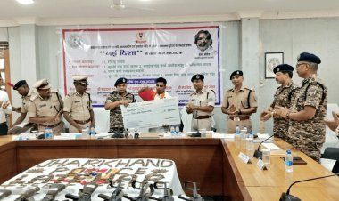 झारखंड: जेजेएमपी कमांडर समेत नौ उग्रवादी सरेंडर,  पुलिस का दावा-लातेहार से उग्रवाद का सफाया