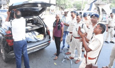 Dhanbad: यातायात व्यवस्था सुधार और सड़क हादसों पर लगाम कसने के लिए पुलिस की सख्ती