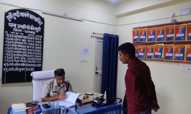 Dhanbad : SSP ने टुंडी और पूर्वी टुंडी थाना  का किया औचक निरीक्षण,साफ-सफाई व लंबित मामलों पर सख्त निर्देश