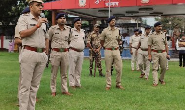 धनबाद पुलिस का दुर्गा पूजा मिशन: भीड़ नियंत्रण से दंगा प्रबंधन तक, मॉक ड्रिल में दिखाई सख्ती व सजगता