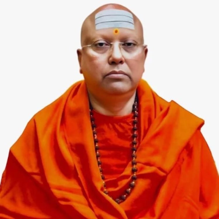 आगरा के होटल से अरेस्ट हुआ चैतन्‍यानंद: आधार कार्ड  पर ‘स्‍वामी पार्थसारथी नाम’, विजिटिंग कार्ड पर UN राजदूत!