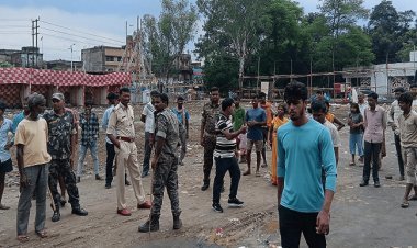 Jharkhand: झरिया टीओपी में घुसकर पुलिसकर्मी पर हमला, प्रेम प्रसंग विवाद ने लिया हिंसक रूप, तोड़फोड़ ,हंगामा