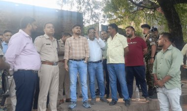 Dhanbad : डीसी-एसएसपी ने छठ घाटों का किया निरीक्षण, सुरक्षा-स्वच्छता पर दिए सख्त निर्देश