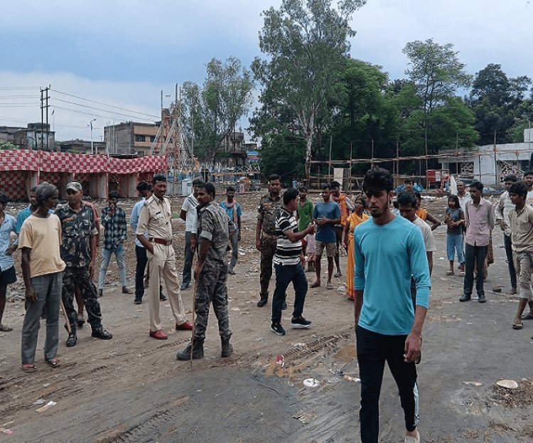 Jharkhand: झरिया टीओपी में घुसकर पुलिसकर्मी पर हमला, प्रेम प्रसंग विवाद ने लिया हिंसक रूप, तोड़फोड़ ,हंगामा