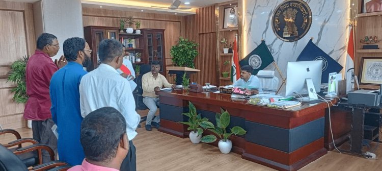 धनबाद: जनता दरबार में आमजनों की समस्याओं से अवगत हुए डीसी, अफसरों को दिए शीघ्र निष्पादन के निर्देश