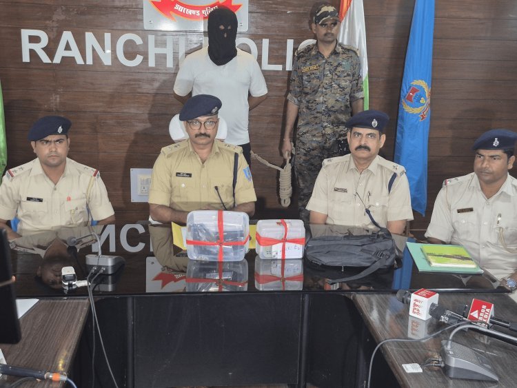 झारखंड:  सुजीत सिन्हा गैंग को आर्म्स सप्लाई करने आया क्रिमिनल रांची में पकड़ा गया, तीन लोडेड पिस्टल जब्त