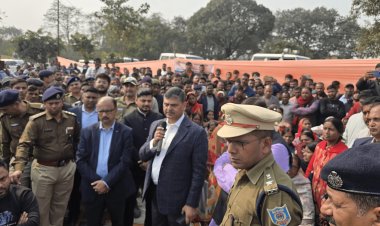 धनबाद गैस लीक पर सरकार सख्त: केंदुआडीह में मुख्य सचिव का निरीक्षण, केंद्र–राज्य मिलकर करेंगे स्थायी समाधान