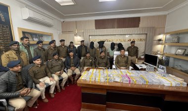 पुलिस हो तो धनबाद जैसी! रात की डकैती, दिन में खुलासा, 80 लाख के गहनों के साथ चार बंजारा क्रिमिनल गिरफ्तार