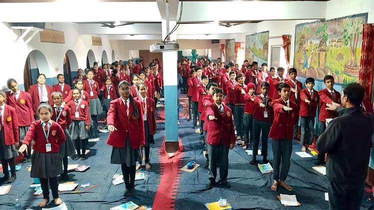 झरिया में छात्रों ने ली ‘भ्रष्टाचार मुक्त भारत’ की शपथ, मारवाड़ी युवा मंच की पहल से जागी ईमानदारी की अलख