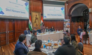 “बस हम बौद्धिक रूप से कमजोर रह गए, उसी को सुधारने का प्रयास” – लंदन में झारखंड के युवाओं से CM हेमंत सोरेन का भावुक संबोधन