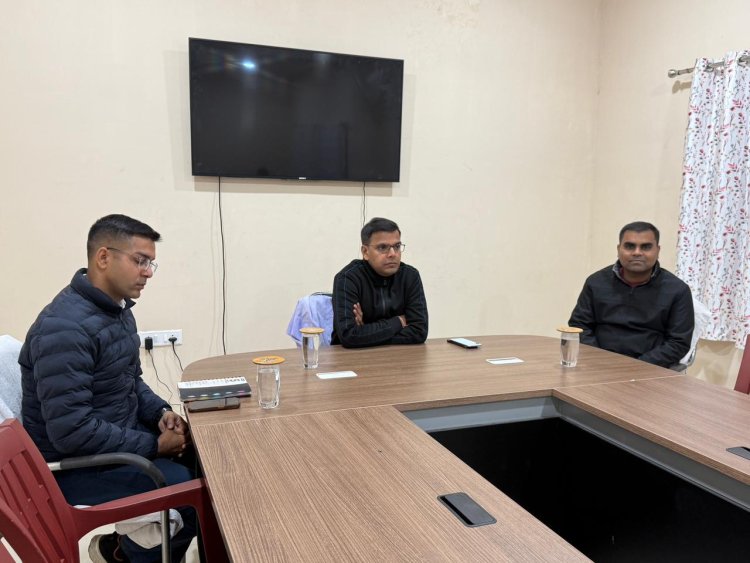 धनबाद में अपराधियों पर पुलिस का सख्त प्रहार, एसएसपी प्रभात कुमार ने ली हाई-लेवल समीक्षा बैठक