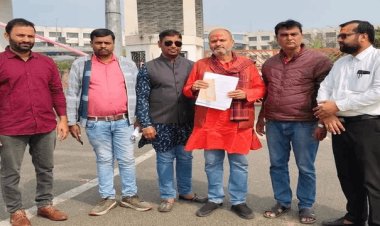 Dhanbad Nagar Nikay Chunav 2026: मेयर पद की दौड़ में उतरे मुकेश पांडेय, चुनावी माहौल गरमाया