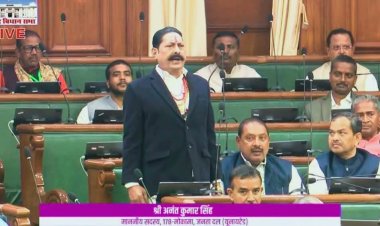 बिहार विधानसभा में अनंत सिंह का दमदार एंट्री: नीतीश के पैर छुए, बाहर आते ही तेजस्वी पर कस दिया सियासी तंज