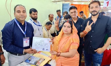 धनबाद नगर निगम चुनाव 2026: वार्ड 33 से मेनका सिंह की रिकॉर्ड जीत, 4071 वोटों से रची इतिहास