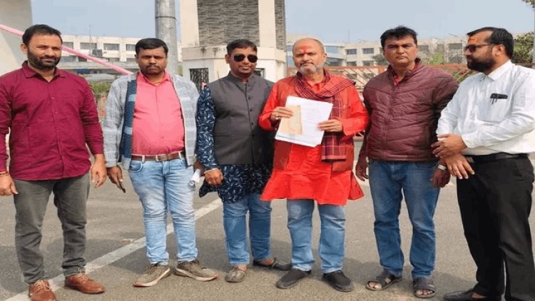 Dhanbad Nagar Nikay Chunav 2026: मेयर पद की दौड़ में उतरे मुकेश पांडेय, चुनावी माहौल गरमाया