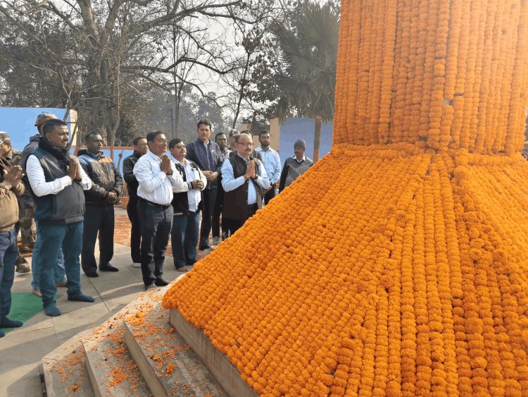 Dhanbad: बागडिगी खदान हादसे के 25 साल—29 शहीद खनिकों को बीसीसीएल सीएमडी ने दी श्रद्धांजलि