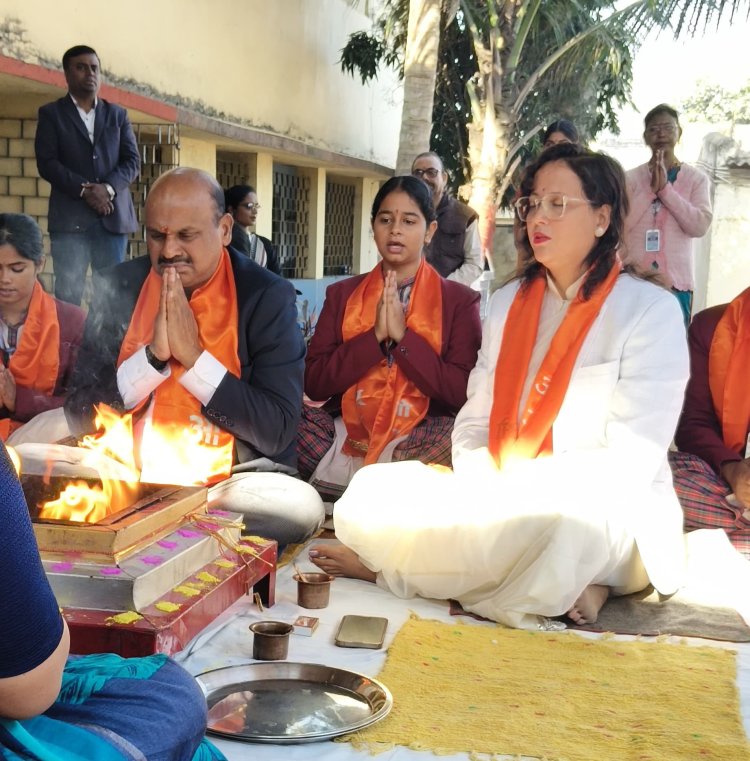 धनबाद: DAV लोदना में बोर्ड परीक्षार्थियों को मिला ‘यज्ञ का आशीर्वाद’… BCCL के डीपी ने दिया सफलता मंत्र