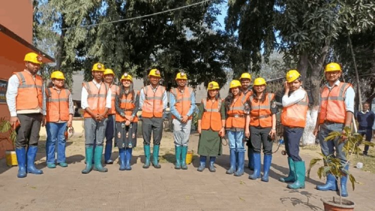 मुनीडीह अंडर ग्राउंड माइंस में उतरे Trainee IAS Officers, प्रोजेक्ट में 500 मीटर नीचे सीखीं आधुनिक खनन तकनीकें
