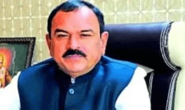 महाराष्ट्र ‘ढोंगी बाबा’ अशोक खरात  बेनकाब: ज्योतिष के नाम पर सेक्स रैकेट, ब्लैकमेल और जबरन गर्भपात का खौफनाक खेल!