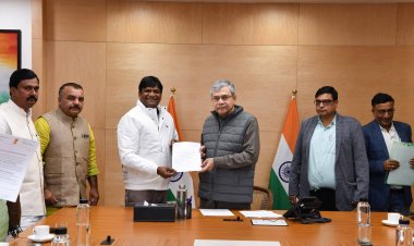 सांसद ढुलू महतो की पहल लाई रंग: धनबाद-मुंबई स्पेशल का एक फेरा बढ़ा, नई वीकली ट्रेन को हरी झंडी