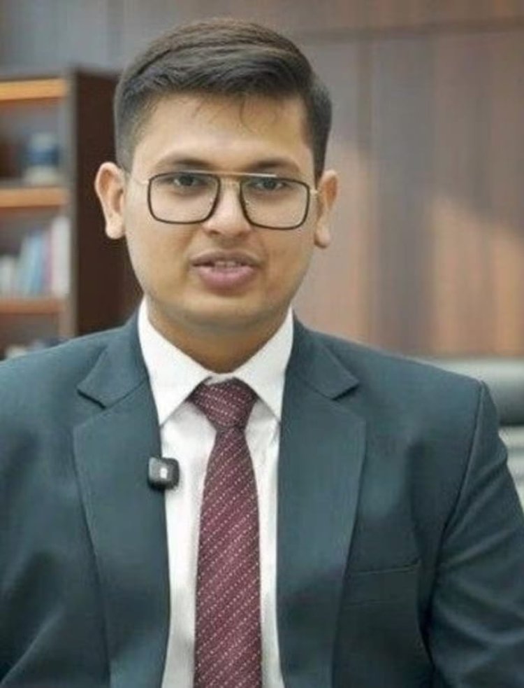 UPSC 2025  Result : AIIMS से MBBS करने वाले अनुज अग्निहोत्री बने देश के टॉपर, तीसरे प्रयास में हासिल की AIR-1