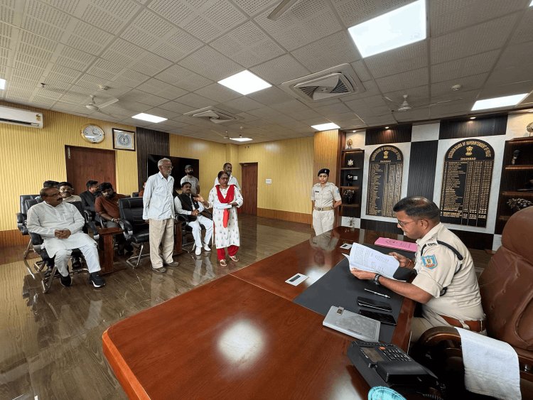 धनबाद में SSP प्रभात कुमार का जनता दरबार: जमीन विवाद, ठगी और मारपीट की शिकायतों पर तुरंत कार्रवाई के निर्देश